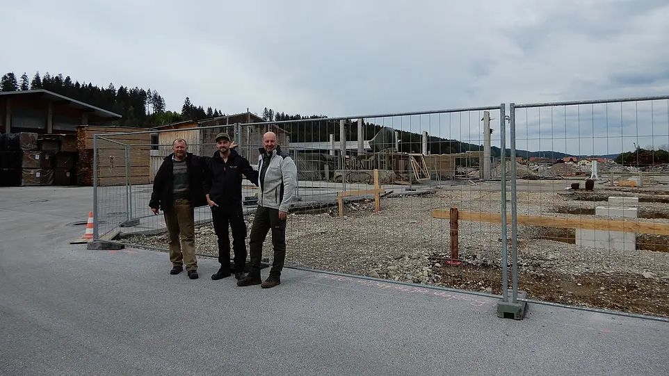 Kurt, Erich jun. und Erich sen. beim Start des Wiederaufbaus.